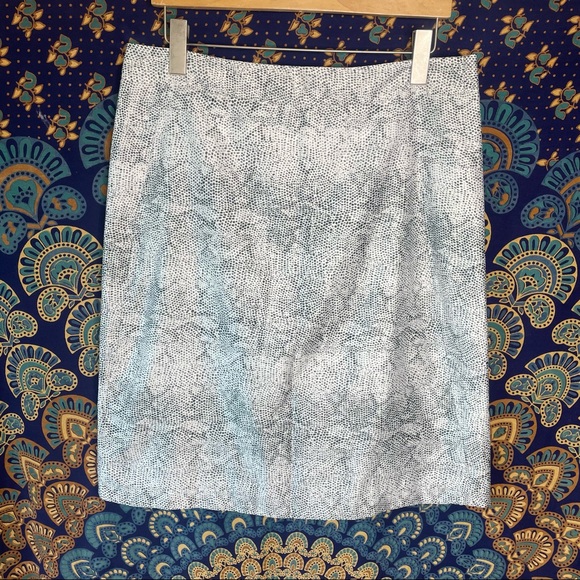 Pat McGrath Dresses & Skirts - 🦋5/20$🦋 Animal print Midi skirt